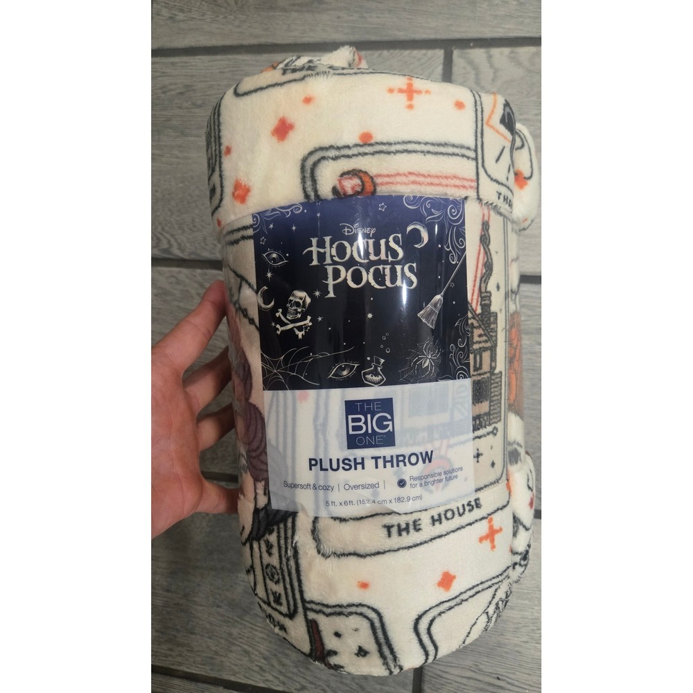Disney Hocus Pocus The Big One Plush Throw Blanket Sanderson Sisters Halloween